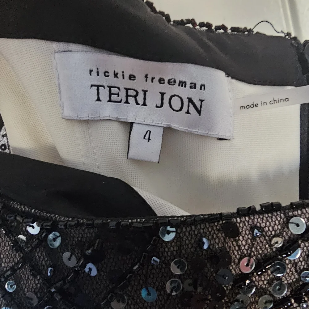 Rickie Freeman Teri Jon Sequin Off Shoulder Maxi 2024 - Picture 4 of 5